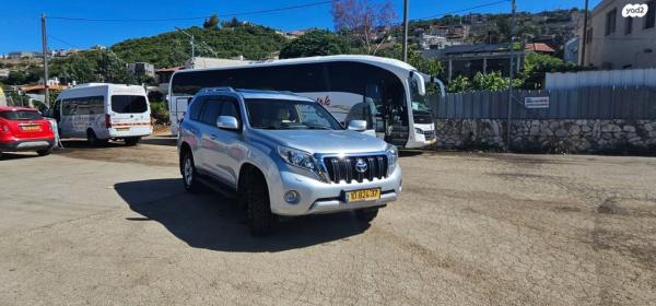 טויוטה לנד קרוזר ארוך 4X4 Luxury אוט' דיזל 7 מק' 2.8 (177 כ"ס) דיזל 2016 למכירה בבית ג'ן