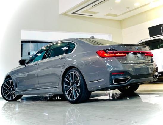 ב.מ.וו סדרה 7 745LE M-Superior הייבריד אוט' 3.0 (286 כ''ס) היברידי חשמל / בנזין 2021 למכירה בראשון לציון