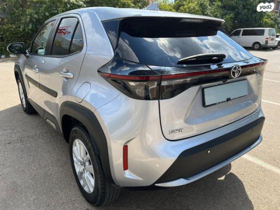 טויוטה יאריס קרוס Sky אוט' 1.5 (125 כ''ס) בנזין 2022 למכירה ברעננה