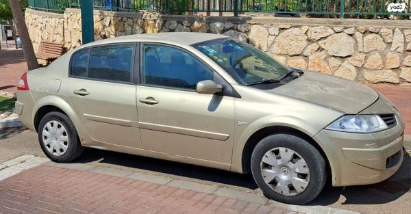 רנו מגאן דור 2 (2004-2010) Business אוט' 4 דל' 1.6 (110 כ''ס) בנזין 2008 למכירה ברבבה