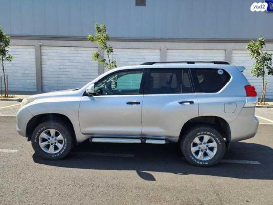 טויוטה לנד קרוזר ארוך 4X4 Luxury אוט' דיזל 7 מק' 3.0 (173 כ''ס) דיזל 2010 למכירה בעפולה