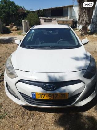 יונדאי i30 Inspire סטיישן אוט' 1.6 (135 כ"ס) בנזין 2013 למכירה בבית אלעזרי