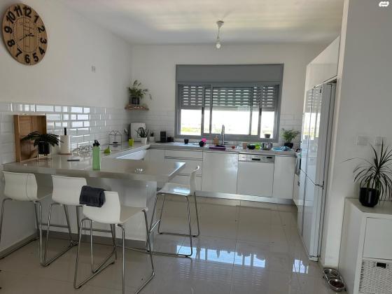 יעקב מרידור 8 (גני ברנע)