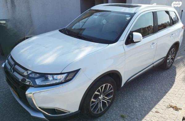 מיצובישי אאוטלנדר Instyle אוט' 7 מק' 2.0 (150 כ"ס) בנזין 2018 למכירה בבאר יעקב