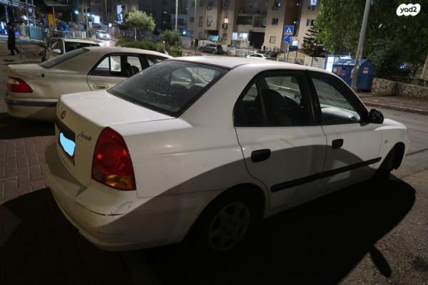 יונדאי אקסנט (עד 2012) Family GL אוט' 5 דל' 1.5 (91 כ''ס) בנזין 2006 למכירה במודיעין עילית