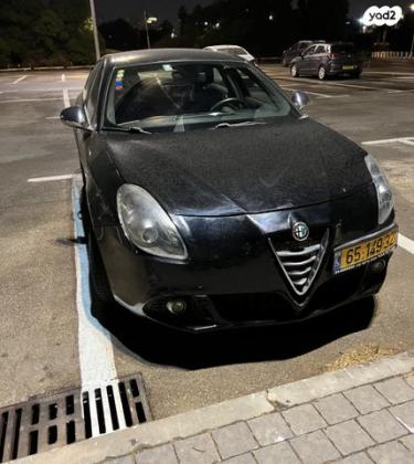 אלפא רומיאו ג'ולייטה Competizione אוטומט 1.4 (170 כ"ס) בנזין 2014 למכירה בתל אביב יפו