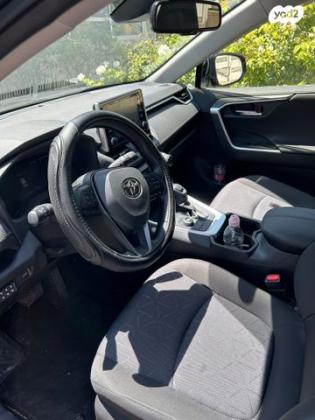 טויוטה RAV4 ארוך 4X4 Experience אוט' 2.0 (175 כ''ס) בנזין 2022 למכירה בקיסריה