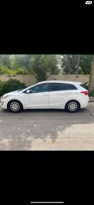 יונדאי i30 Inspire סטיישן אוט' 1.6 (135 כ"ס) בנזין 2014 למכירה ברחובות