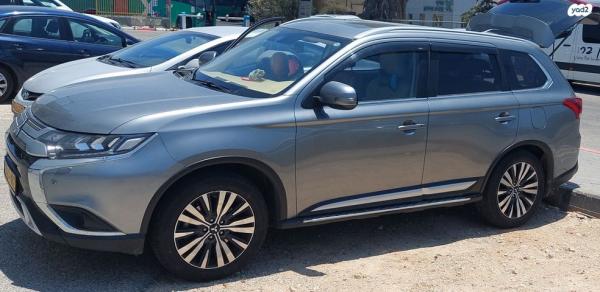 מיצובישי אאוטלנדר Premium אוט' 7 מק' 2.0 (150 כ''ס) בנזין 2020 למכירה בחדרה