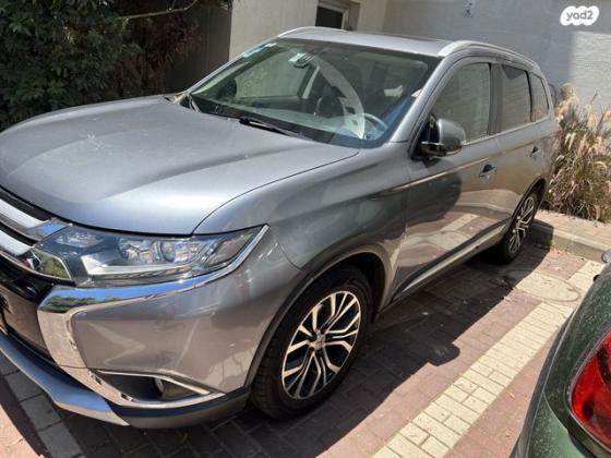 מיצובישי אאוטלנדר Premium אוט' 7 מק' 2.0 (150 כ''ס) בנזין 2017 למכירה ברעננה