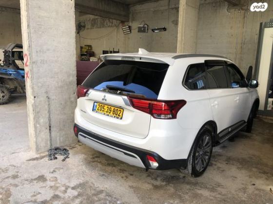 מיצובישי אאוטלנדר Premium אוט' 7 מק' 2.0 (150 כ''ס) בנזין 2021 למכירה בבסמ"ה