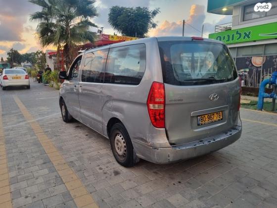 יונדאי i800 GLS CRDI מיניבוס ידני דיזל 8 מק' 2.5 (136 כ"ס) דיזל 2012 למכירה בגני תקווה