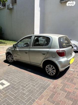 טויוטה יאריס Sol אוט' 1.3 (87 כ''ס) בנזין 2002 למכירה בכפר סבא