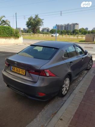 לקסוס IS300h Executive הייבריד אוט' 2.5 (181 כ"ס) בנזין 2014 למכירה בהרצליה