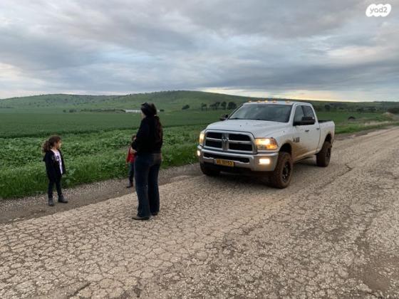 דודג' ראם קצר 4X4 3500 SLT אוט' דיזל 5 מק' 6.7 (370 כ''ס) דיזל 2014 למכירה בבית השיטה