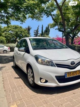 טויוטה יאריס Trend אוט' 1.3 (100 כ"ס) בנזין 2014 למכירה בנורדיה
