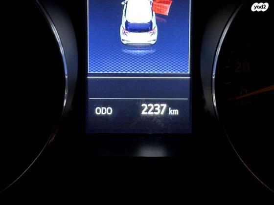 טויוטה C-HR Chic Plus הייבריד אוט' 1.8 (98 כ''ס) בנזין 2023 למכירה בחולון