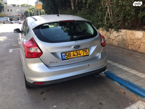 פורד פוקוס Titanium הצ'בק אוט' 2.0 (170 כ''ס) בנזין 2012 למכירה בחיפה