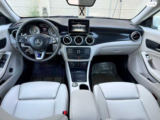 מרצדס CLA CLA180 SE אוט' 1.6 (122 כ''ס) בנזין 2016 למכירה בחיפה