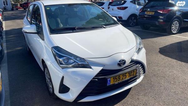 טויוטה יאריס Sol אוט' 1.5 (112 כ"ס) בנזין 2020 למכירה ברמת גן