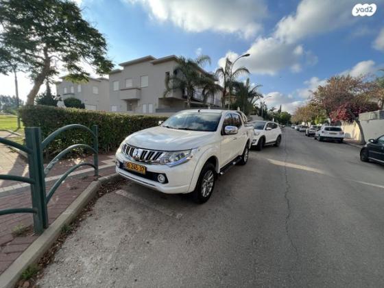 מיצובישי טרייטון / L200 4X4 4X4 Dakar דאבל קבינה אוט' דיזל 2.4 (181 כ''ס) דיזל 2015 למכירה בחדרה