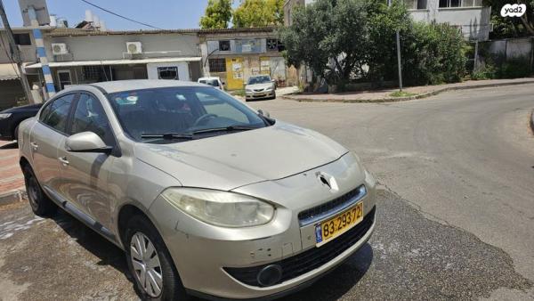 רנו פלואנס AU אוט' 1.6 (110 כ''ס) בנזין 2010 למכירה בתל מונד
