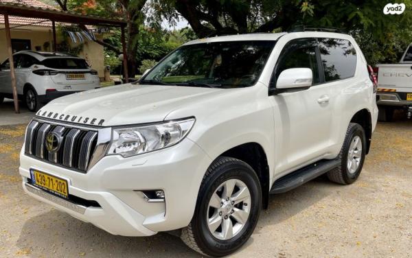 טויוטה לנד קרוזר קצר 4X4 Luxury SWB אוט' 3 דלתות דיזל 2.8 (204 כ''ס) דיזל 2021 למכירה בשדה יצחק