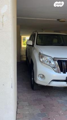 טויוטה לנד קרוזר ארוך 4X4 Luxury אוט' דיזל 7 מק' 3.0 (190 כ''ס) דיזל 2014 למכירה ברמת גן