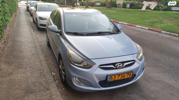 יונדאי i25 Premium אוט' 1.6 (124 כ"ס) בנזין 2011 למכירה בלוד