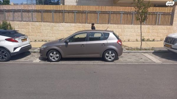 קיה סיד / CEED EX אוט' 1.6 (126 כ''ס) בנזין 2011 למכירה בחריש
