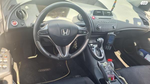 הונדה סיוויק האצ'בק החדשה Comfort אוט' 1.8 (140 כ''ס) בנזין 2010 למכירה בגבעון החדשה