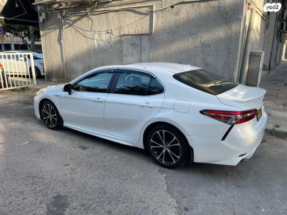 טויוטה קאמרי LE Plus הייבריד אוט' 2.5 (208 כ''ס) בנזין 2019 למכירה בבת ים