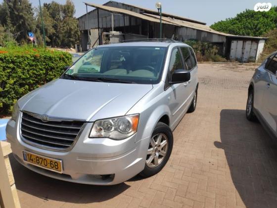 קרייזלר גראנד וויאג'ר LX אוט' 7 מק' 3.8 (193 כ''ס) בנזין 2009 למכירה בניר גלים