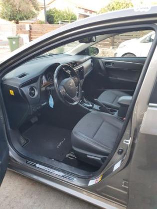 טויוטה קורולה 50th Edition אוט' 1.6 (132 כ"ס) בנזין 2017 למכירה בפתח תקווה