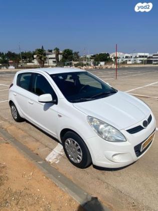 יונדאי i20 Inspire אוט' 1.4 (100 כ"ס) [2009-2015] בנזין 2011 למכירה ברמת השרון