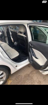 מאזדה j Premium סדאן אוט' 2.0 (165 כ"ס) בנזין 2018 למכירה בגאולים