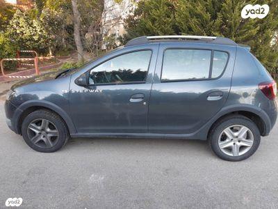 דאצ'יה סנדרו Stepway Laureate אוט' טורבו בנזין 0.9 (90 כ"ס) בנזין 2016 למכירה בגבעת חיים מאוחד