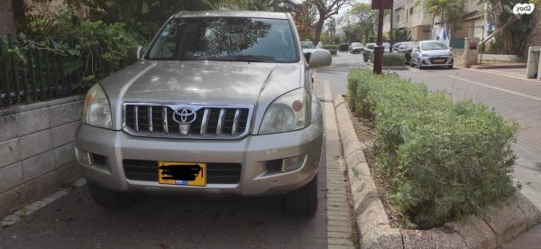 טויוטה לנד קרוזר ארוך 4X4 Luxury אוט' דיזל 8 מק' 3.0 (166 כ''ס) דיזל 2004 למכירה בעתלית