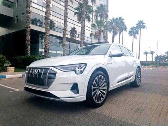 אאודי E-tron 4X4 Advanced Luxury אוט' חשמלי (408 כ''ס) חשמלי 2022 למכירה בחיפה