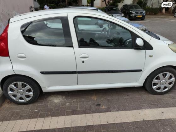 פיג'ו 107 Trendy אוט' 1.0 (70 כ''ס) בנזין 2011 למכירה באשקלון