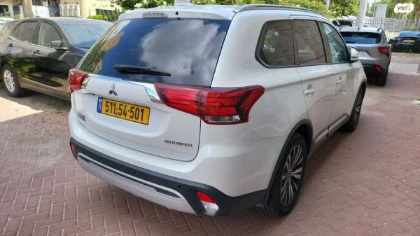 מיצובישי אאוטלנדר Instyle אוט' 7 מק' 2.0 (150 כ"ס) בנזין 2018 למכירה בלוד