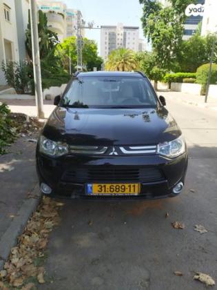 מיצובישי אאוטלנדר Instyle אוט' 7 מק' 2.0 (150 כ"ס) בנזין 2013 למכירה ברמת השרון