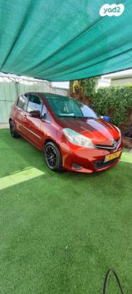 טויוטה יאריס Style אוט' 1.3 (99 כ"ס) בנזין 2013 למכירה בעפולה