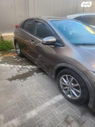 הונדה סיוויק האצ'בק החדשה Comfort אוט' 1.8 (142 כ''ס) בנזין 2013 למכירה בפתח תקווה