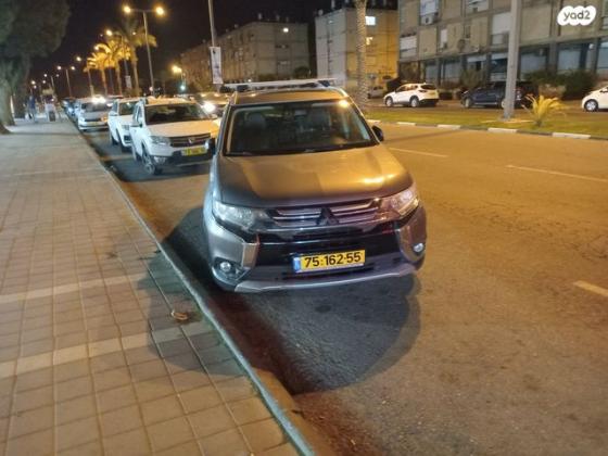 מיצובישי אאוטלנדר Premium אוט' 7 מק' 2.0 (150 כ''ס) בנזין 2017 למכירה בבאר שבע