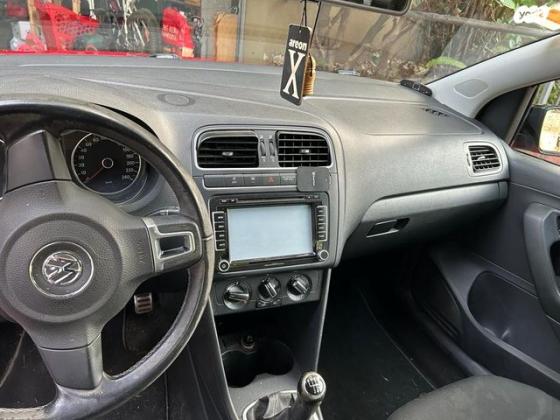 פולקסווגן פולו Young ידני 3 דל' 1.4 (85 כ''ס) בנזין 2012 למכירה בחרות