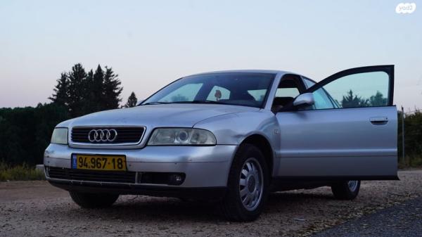 אאודי A4 אוט' 1.8 (125 כ''ס) בנזין 2000 למכירה בעין זיתים