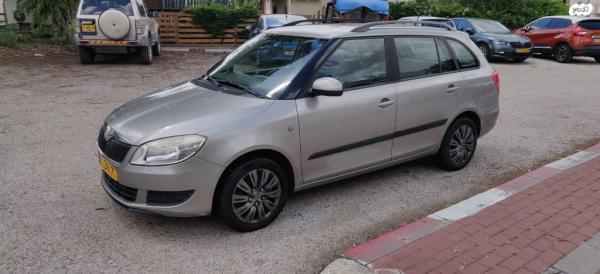 סקודה פאביה ספייס Ambiente אוט' 1.2 (105 כ''ס) בנזין 2010 למכירה בבלפוריה