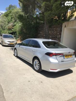 טויוטה קורולה הייבריד Comfort סדאן אוט' 1.8 (122 כ''ס) בנזין 2021 למכירה בצור הדסה