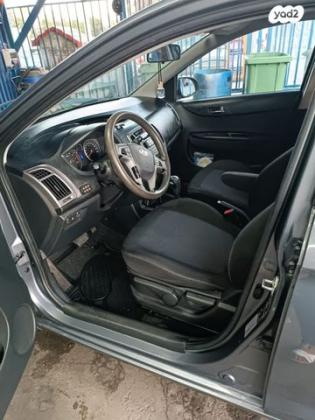 יונדאי i20 Insight אוט' 1.4 (100 כ"ס) בנזין 2014 למכירה ברחובות